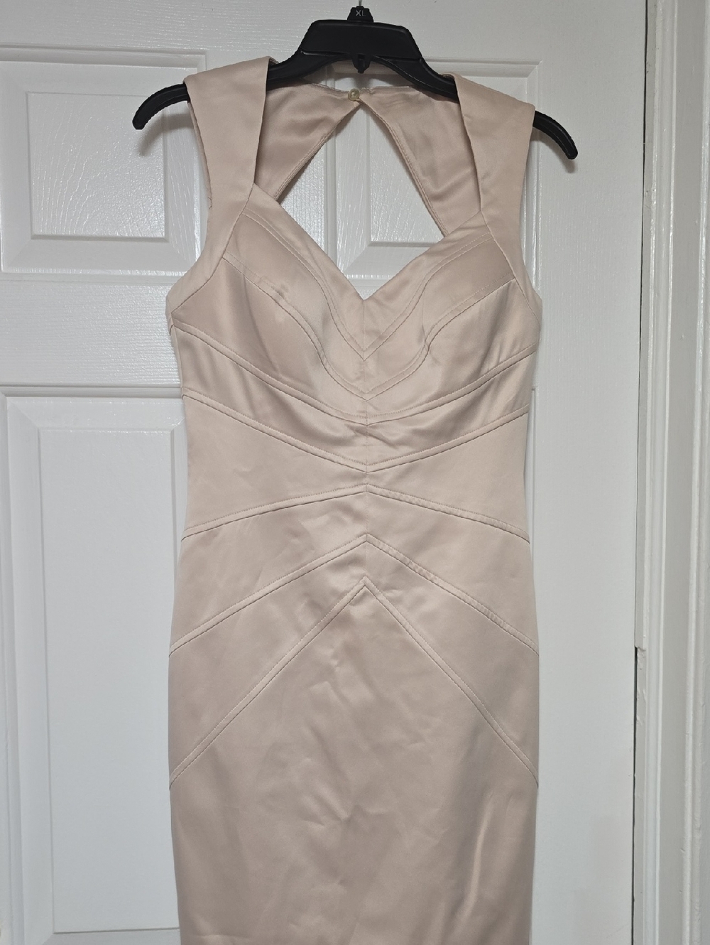 Jessica Simpson Sleeveless Nude Sheath Dress with V-Neck Size 4